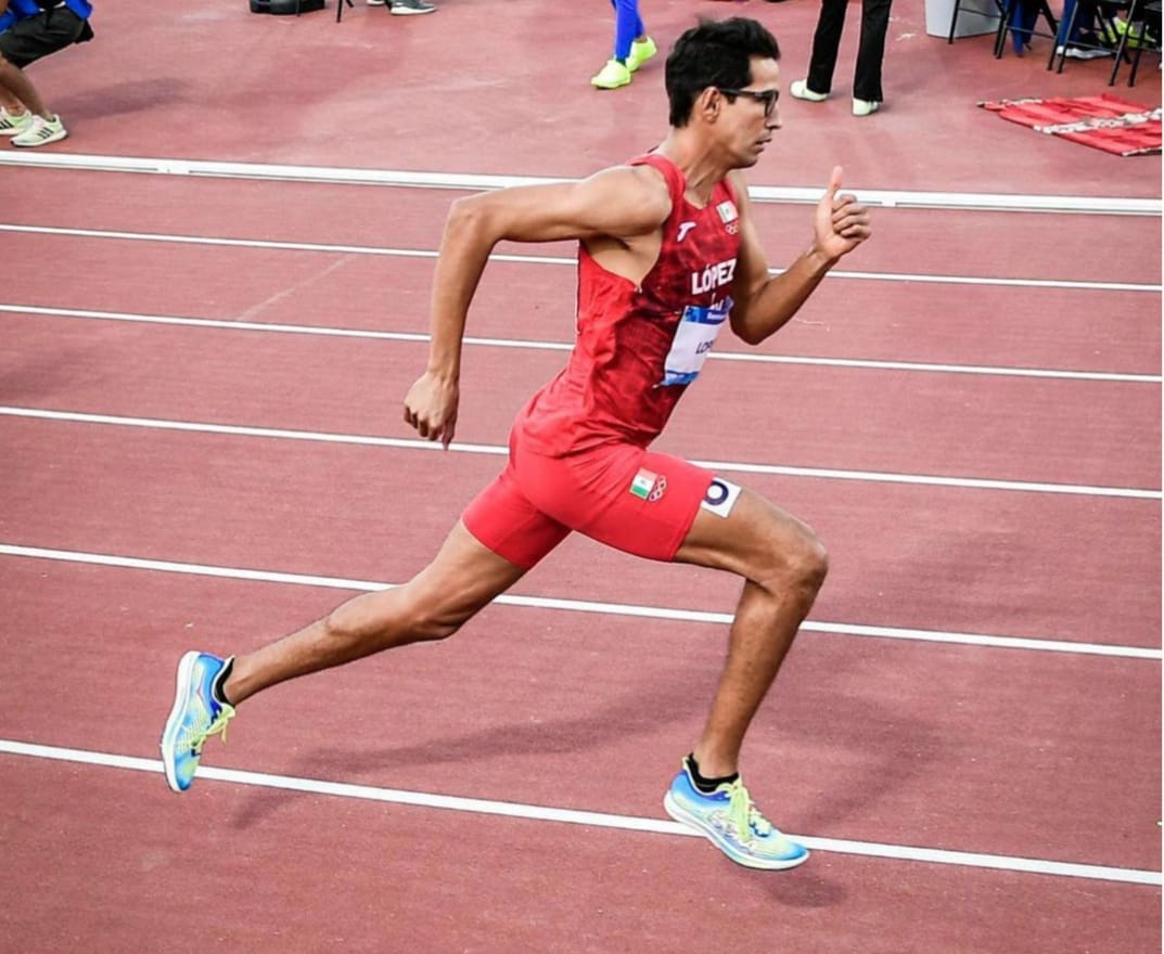 Tonatiú López va a repechaje en 800 metros