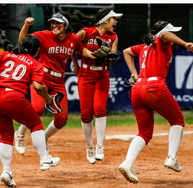 México venció 2-1 a Italia, en el softbol