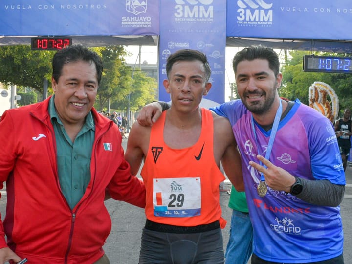 Gabriela Flores y José Luis Almaguer ganaron el Medio Maratón de Sahuayo