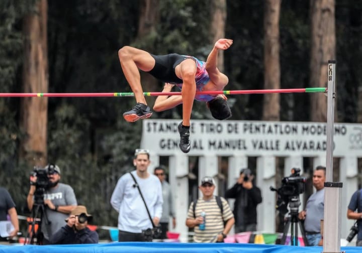 El británico Jeremiah Azu se lleva oro en el Mundial Bajo Techo