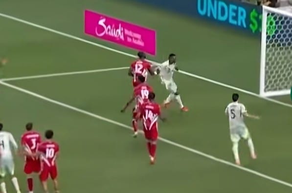 México venció a Surinam 2-0