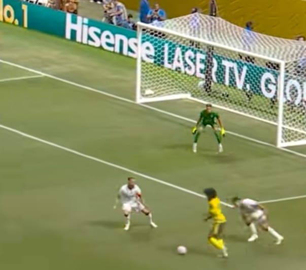Dortmund eliminó a Monterrey: 2-1