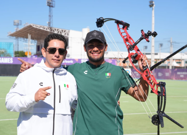 Cosecha Máximo Méndez oro y bronce en tiro con arco